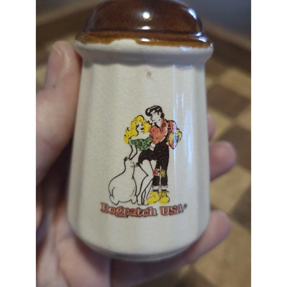 Vintage Dog Patch USA salt and pepper Shakers, Abner And Daisy Mae